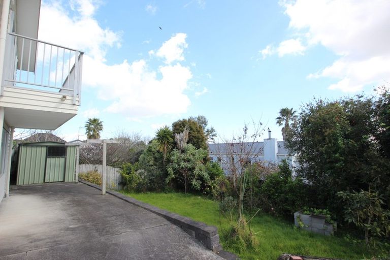 Photo of property in 7 Lewis Road, Pakuranga, Auckland, 2010