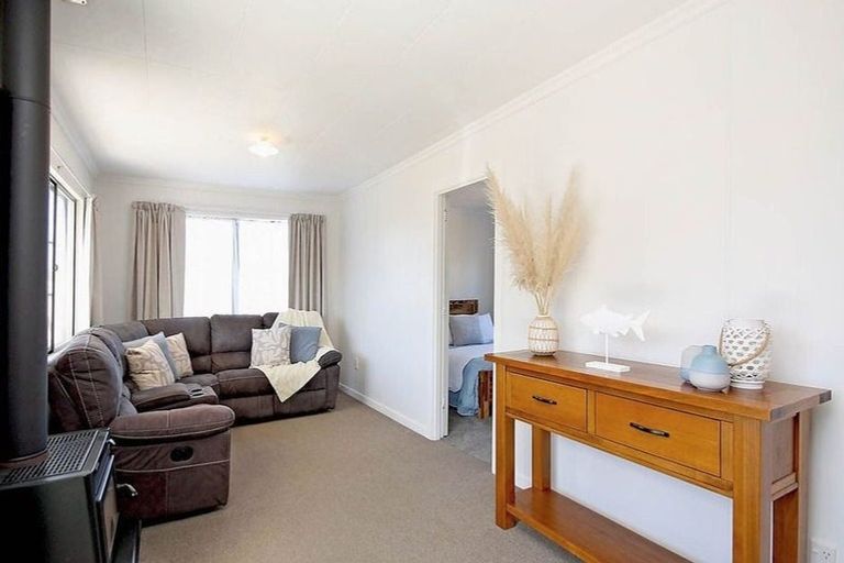 Photo of property in 5 Linklater Avenue, Foxton Beach, Foxton, 4815