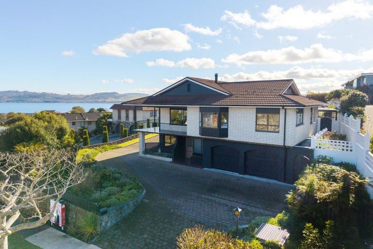Photo of property in 62 Harvey Street, Waipahihi, Taupo, 3330