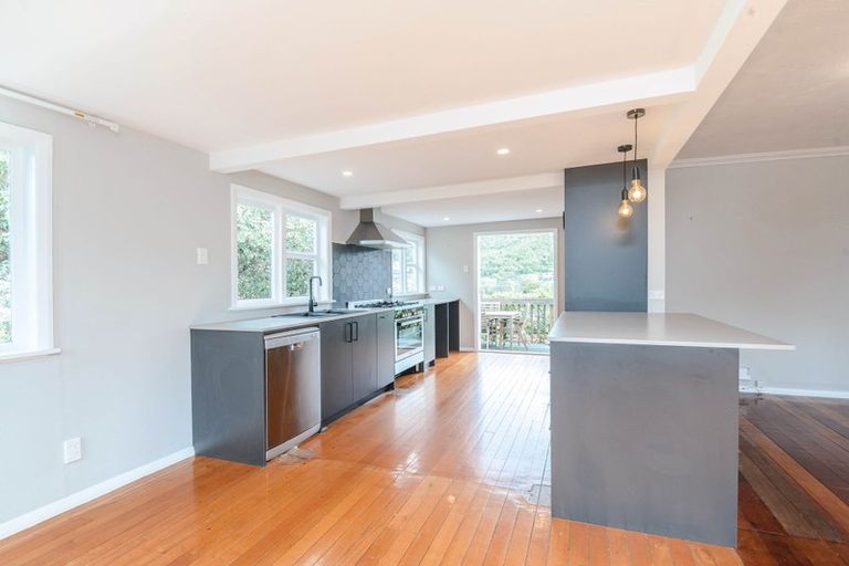 Photo of property in 94 Woodland Road, Johnsonville, Wellington, 6037