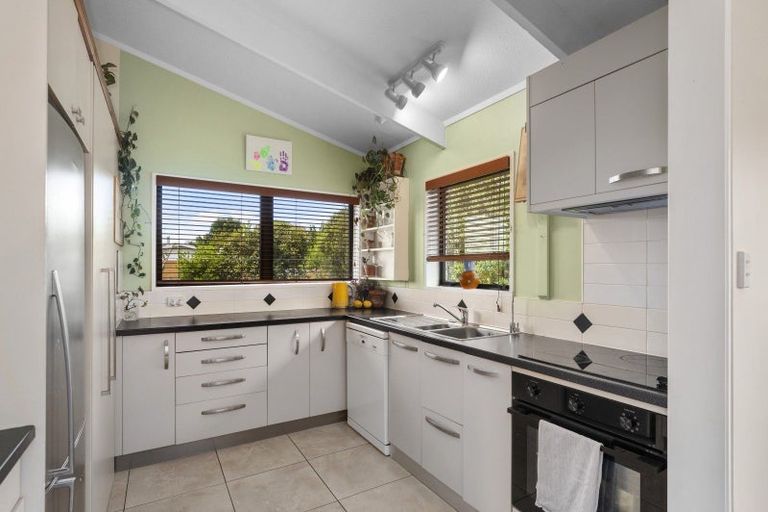 Photo of property in 7 Endeavour Avenue, Welcome Bay, Tauranga, 3112