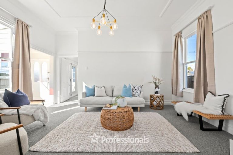 Photo of property in 17 William Street, Petone, Lower Hutt, 5012