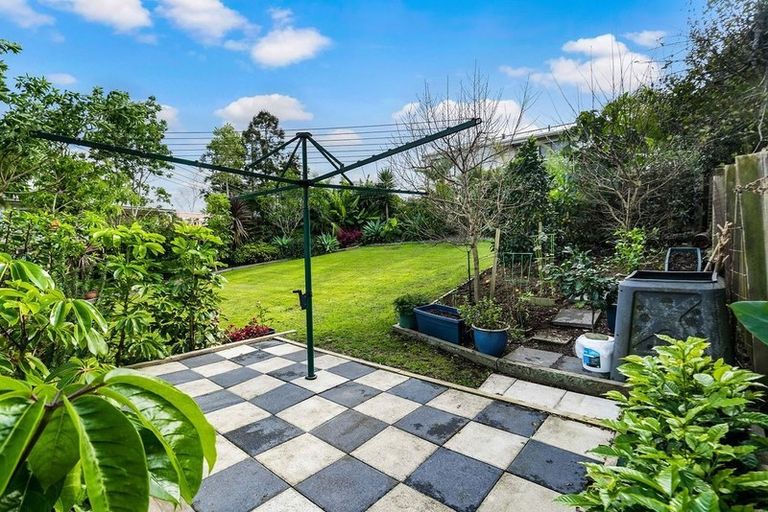 Photo of property in 60 Brian Crescent, Stanmore Bay, Whangaparaoa, 0932