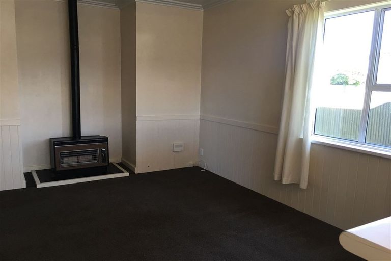 Photo of property in 184 Cornfoot Street, Castlecliff, Whanganui, 4501