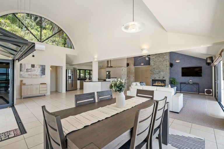 Photo of property in 42 Manganese Point Road, Tamaterau, Whangarei, 0174