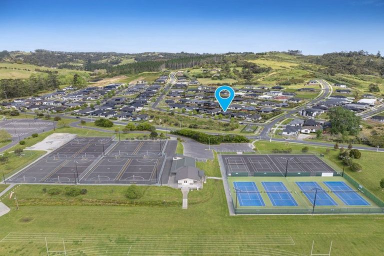 Photo of property in 6 Urumaraki Avenue, Helensville, 0800