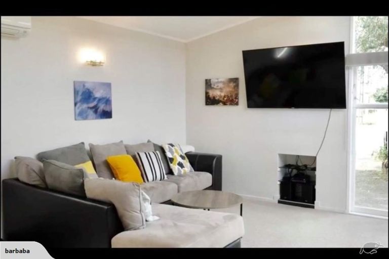 Photo of property in 1/170 Clevedon Road, Papakura, 2110