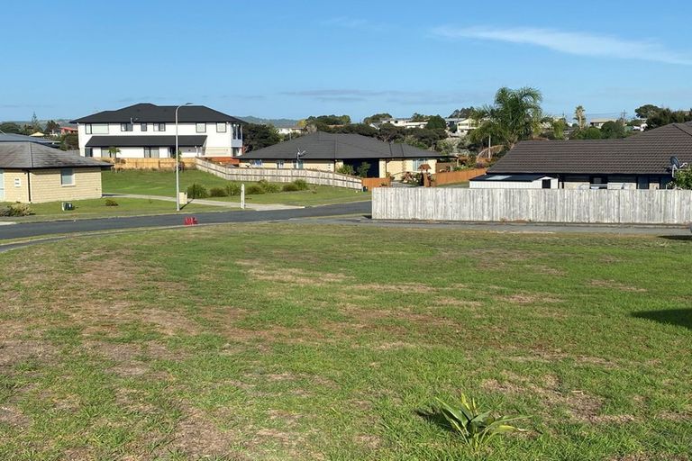 Photo of property in 15 Ocean View Rise, Ruakaka, 0116