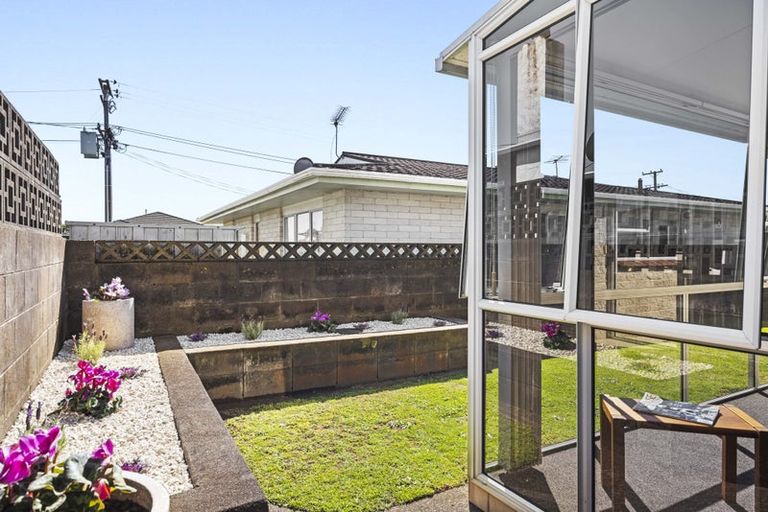 Photo of property in 5a Webster Street, Westown, New Plymouth, 4310