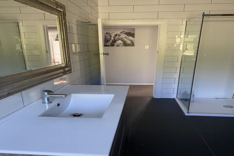 Photo of property in 112 Upper Fitzherbert Road, Wainuiomata, 5373