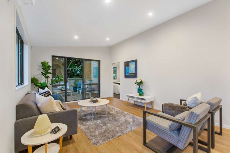 Photo of property in 10b Toatoa Place, Mangere Bridge, Auckland, 2022