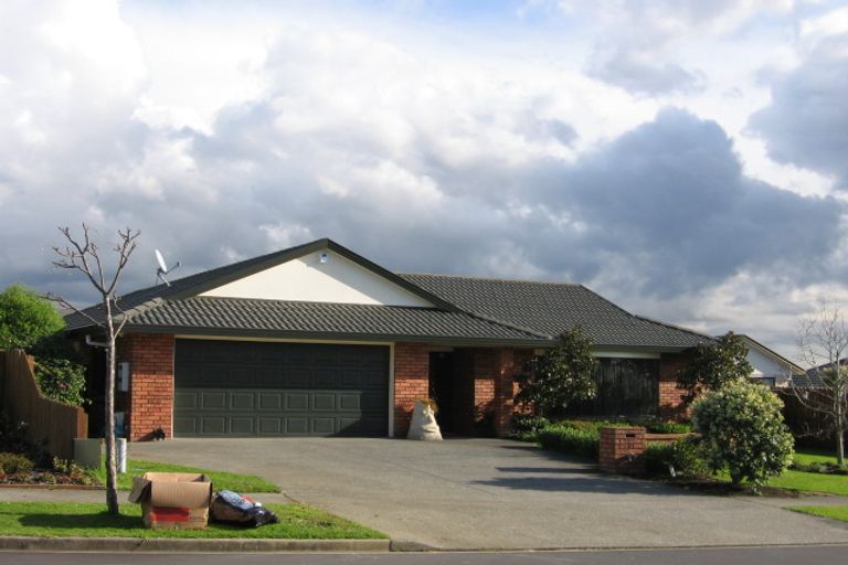 Photo of property in 9 Newinn Crescent, East Tamaki Heights, Auckland, 2016