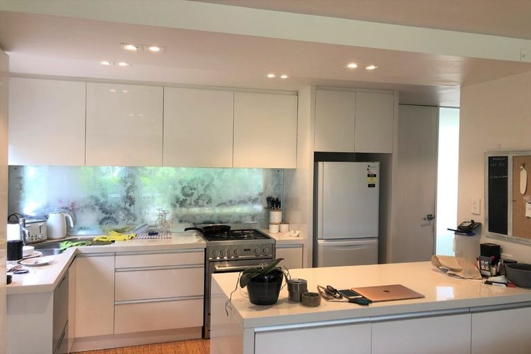 Photo of property in 1/42 Seacliffe Avenue, Belmont, Auckland, 0622