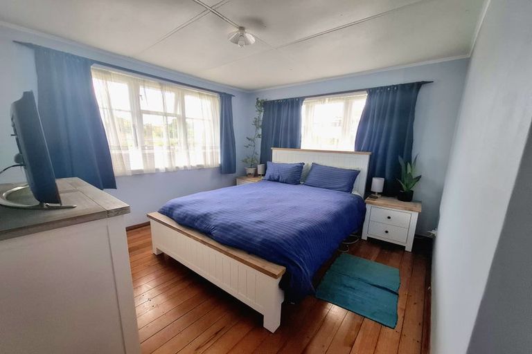 Photo of property in 22 Glenpark Avenue, Frankleigh Park, New Plymouth, 4310