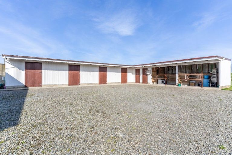 Photo of property in 128 Campbell Road, Winton, 9783