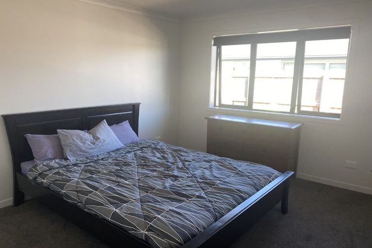 Photo of property in 21 Saint Michael Crescent, One Tree Point, 0118