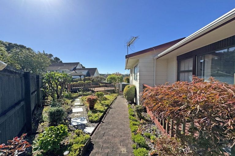 Photo of property in 3 Murano Place, Chatswood, Auckland, 0626