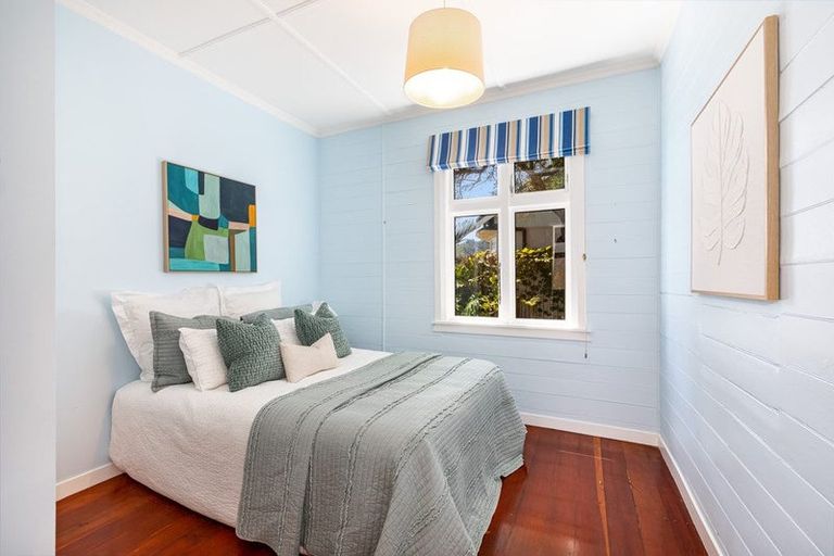 Photo of property in 57 Marine Parade, Eastbourne, Lower Hutt, 5013