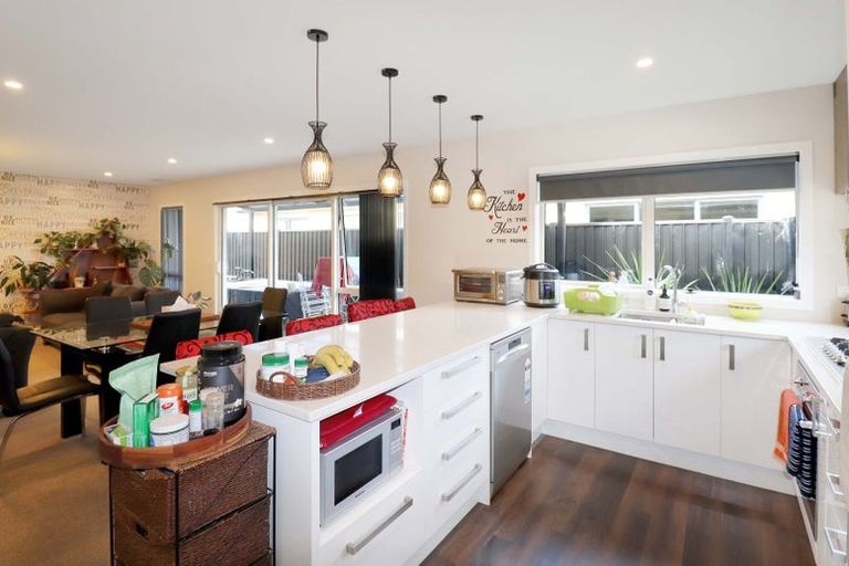 Photo of property in 11 Filmer Crescent, Wallaceville, Upper Hutt, 5018