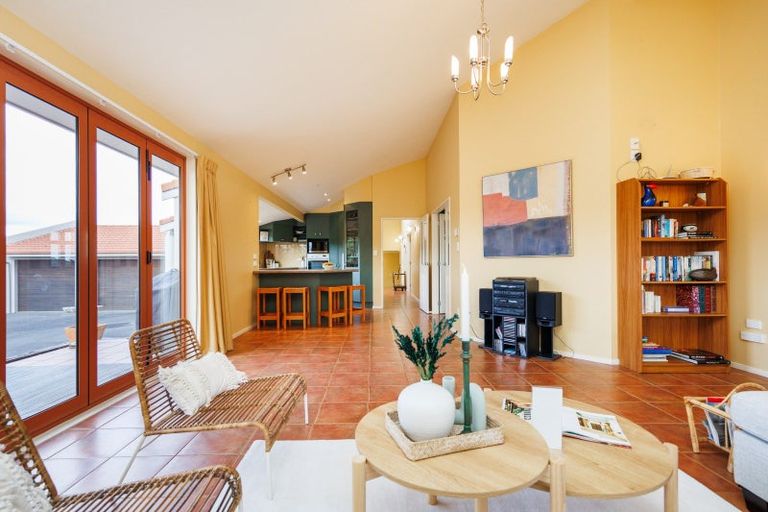 Photo of property in 25 Schnell Drive, Kelvin Grove, Palmerston North, 4414