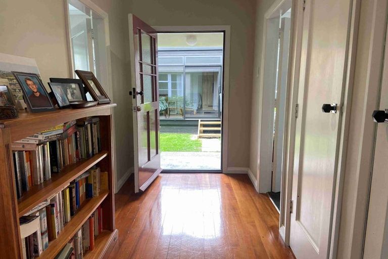 Photo of property in 2 Fergusson Street, Waterloo, Lower Hutt, 5011