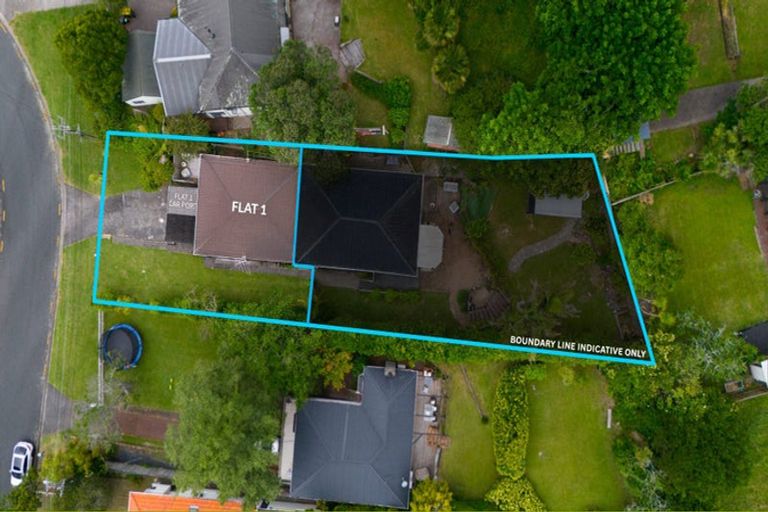 Photo of property in 1/43 Seaton Road, Murrays Bay, Auckland, 0630