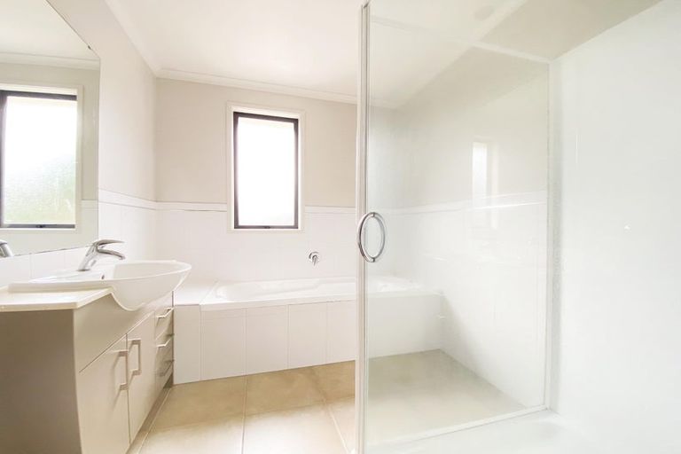 Photo of property in 21 Greenbough Lane, Greenhithe, Auckland, 0632