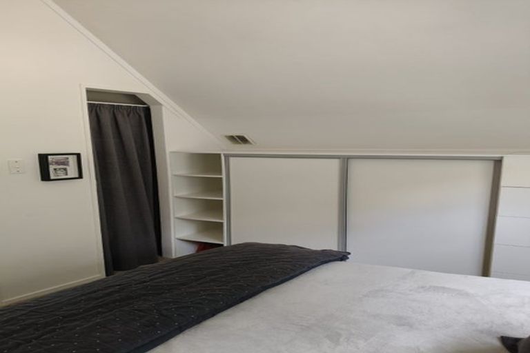 Photo of property in 2/11 Emery Grove, Bayview, Auckland, 0629