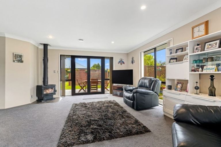 Photo of property in 17 Calvandra Grove, Rangiora, 7400