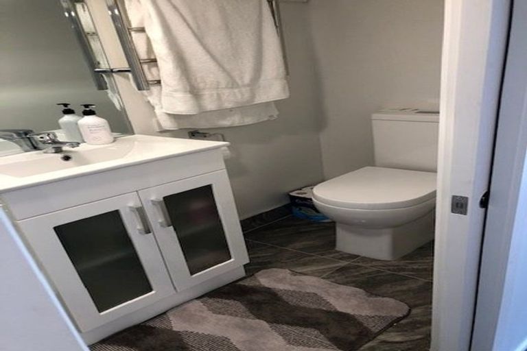 Photo of property in 8 Kopiko Way, Brooklyn, Wellington, 6021