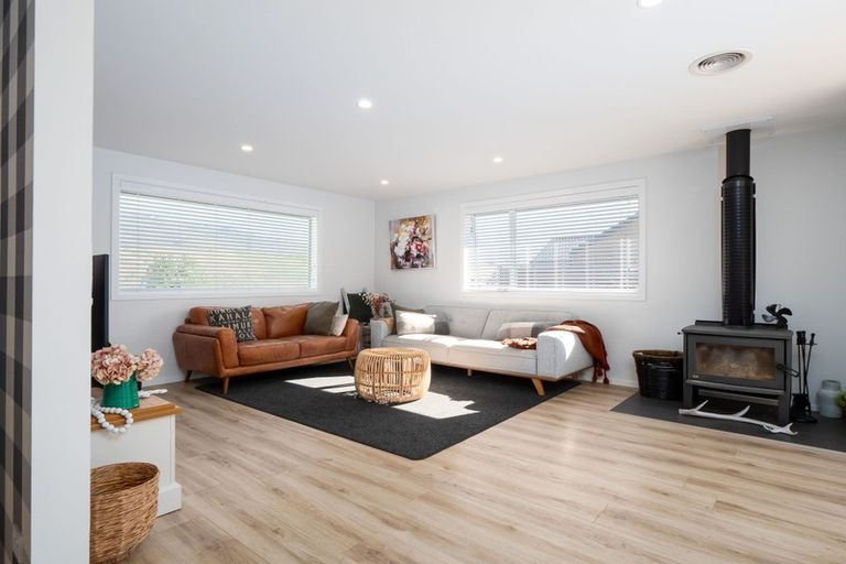 Photo of property in 46 Stratford Drive, Mount Pisa, Cromwell, 9383