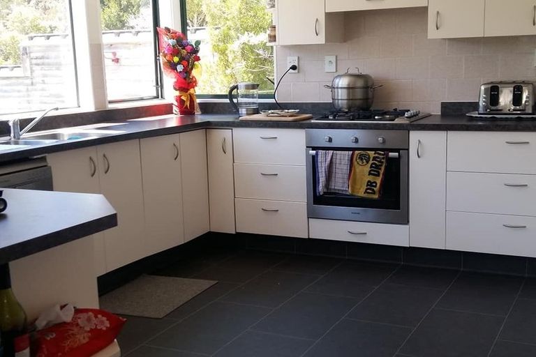 Photo of property in 90 Tawhai Street, Stokes Valley, Lower Hutt, 5019