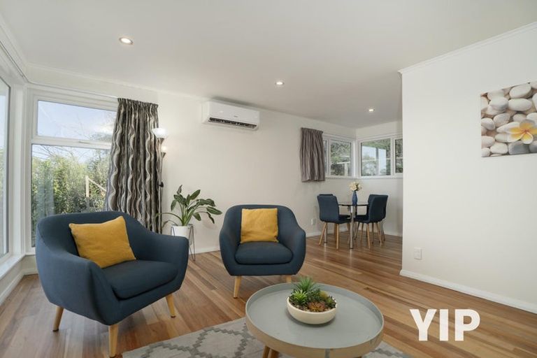 Photo of property in 106 Ruskin Road, Newlands, Wellington, 6037