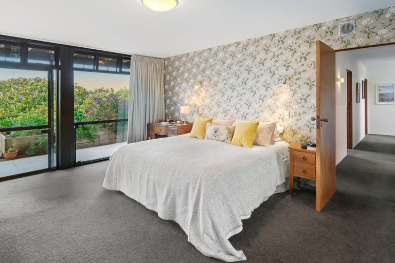 Photo of property in 181 Vaughans Road, Okura, Auckland, 0792