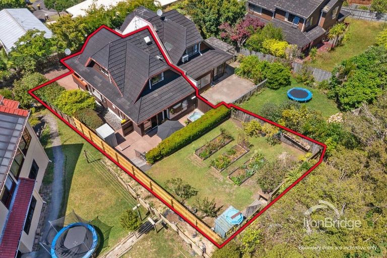 Photo of property in 1/26 Ronald Macken Place, Windsor Park, Auckland, 0632