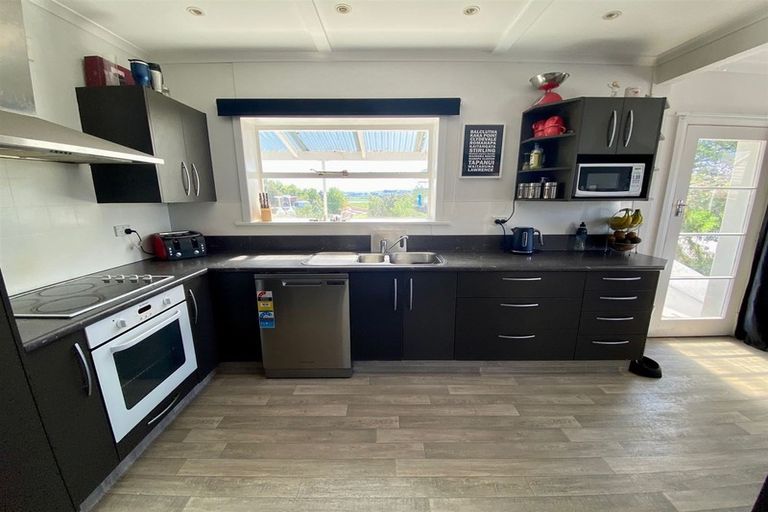 Photo of property in 6 Cossens Street, Balclutha, 9230