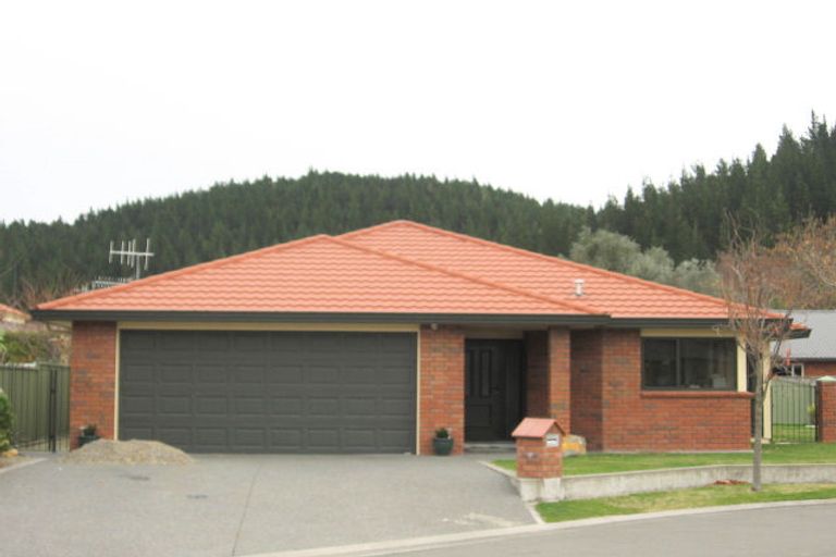 Photo of property in 3 Thode Place, Greenmeadows, Napier, 4112