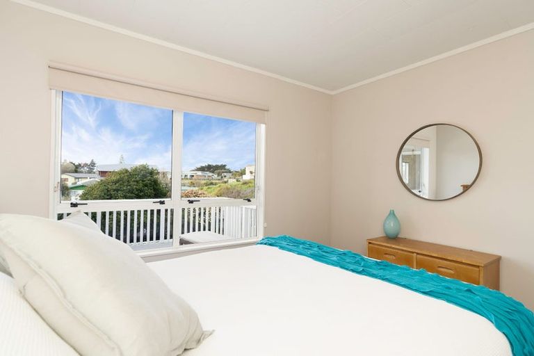 Photo of property in 76 Kahukura Avenue, Waitarere Beach, Levin, 5510
