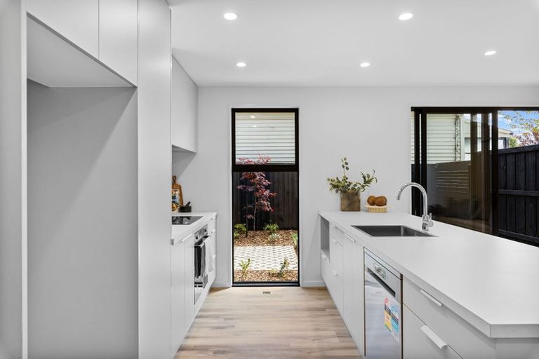 Photo of property in 2/74 Grenville Street, Waltham, Christchurch, 8011