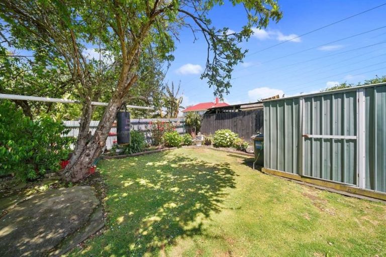 Photo of property in 21 Gilbert Road, Otara, Auckland, 2023