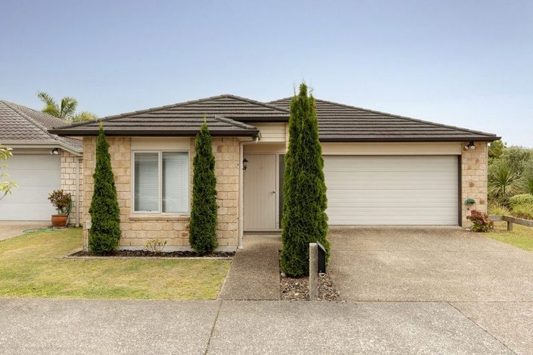 Photo of property in 39 Scoria Close, Pyes Pa, Tauranga, 3112