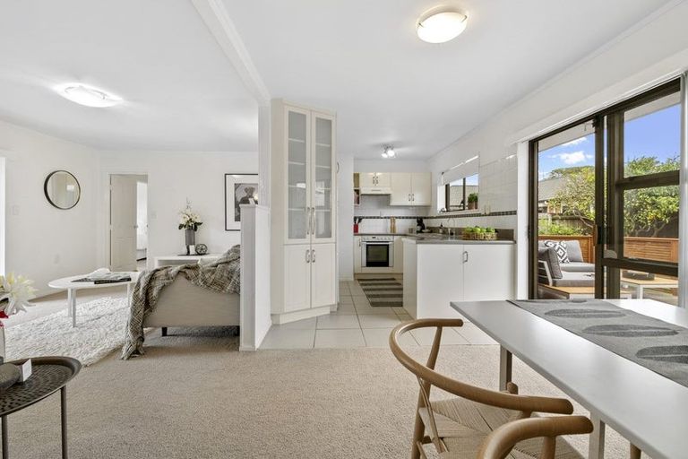 Photo of property in 48 Edward Avenue, Orewa, 0931