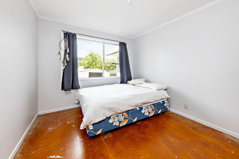 Photo of property in 6 Ronald Place, Manurewa, Auckland, 2102