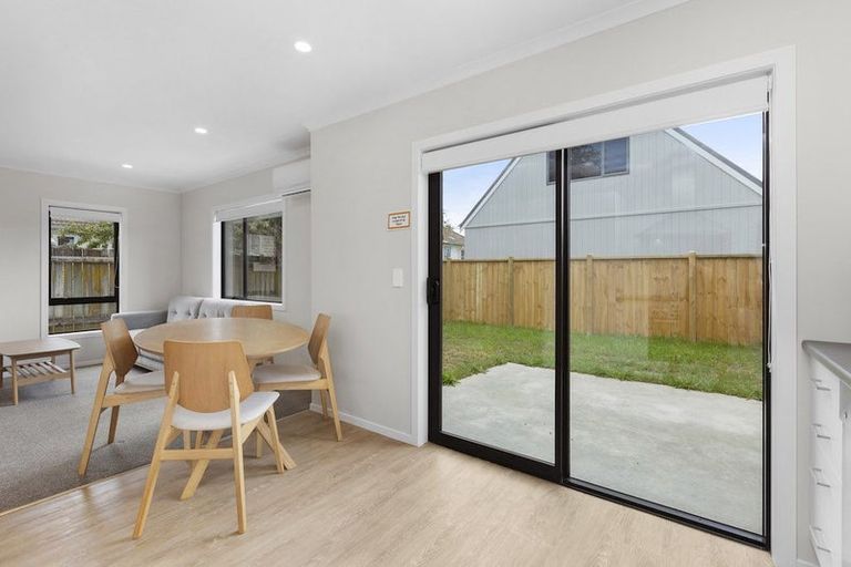 Photo of property in 12 Emmadale Lane, Hamilton East, Hamilton, 3216