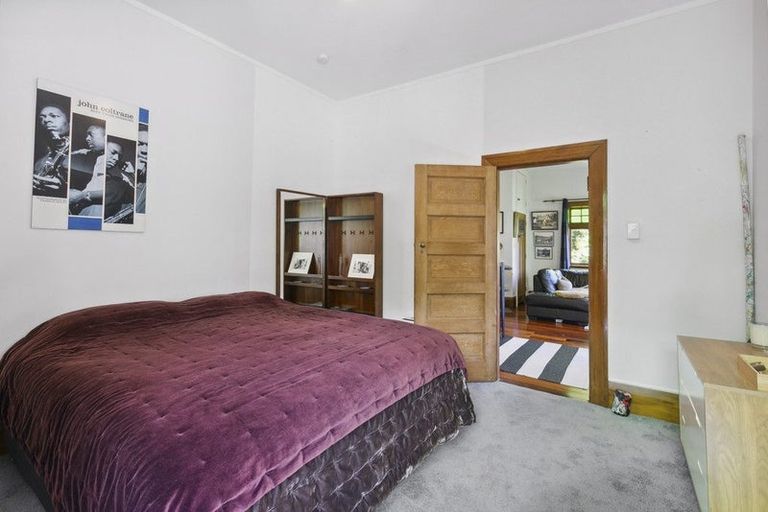 Photo of property in 6 Governor Road, Northland, Wellington, 6012