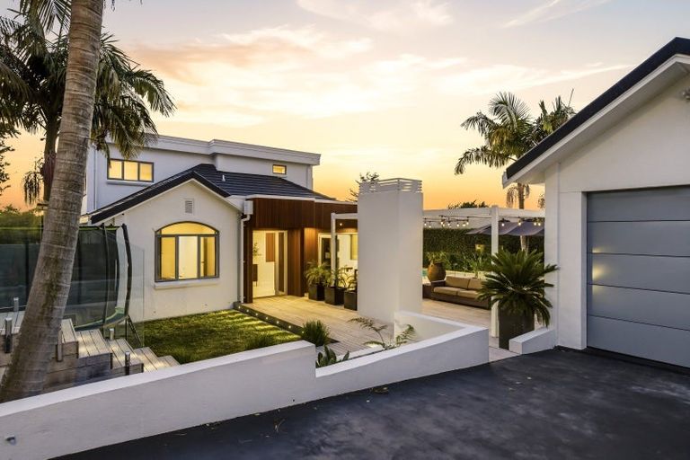 Photo of property in 1 Woodstock Road, Fairfield, Hamilton, 3214