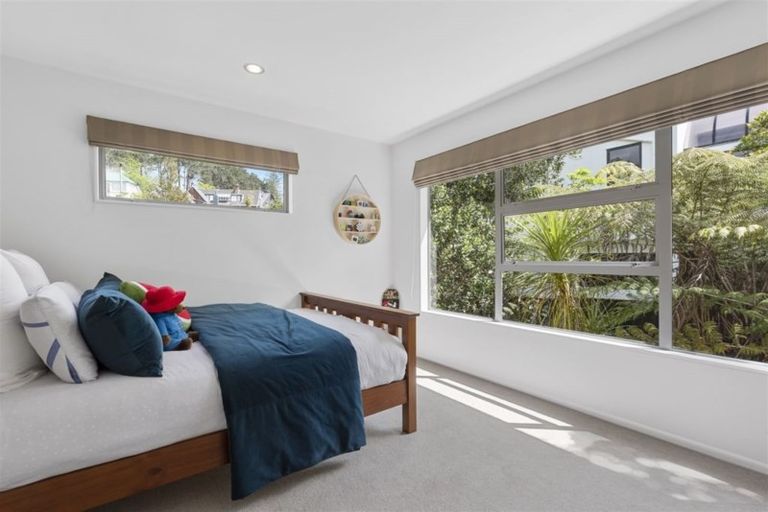 Photo of property in 18 Kahikatea Close, Campbells Bay, Auckland, 0630