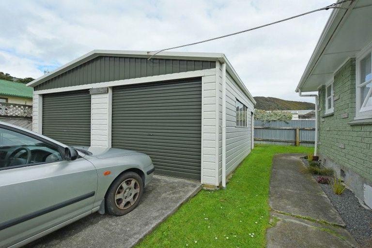 Photo of property in 12/11 Glen Alice Grove, Naenae, Lower Hutt, 5011