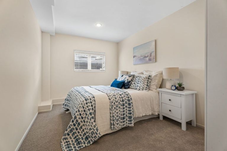 Photo of property in 90 Sandspit Road, Shelly Park, Auckland, 2014