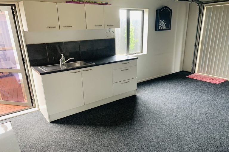 Photo of property in 12 Ranfurly Road, Papatoetoe, Auckland, 2104